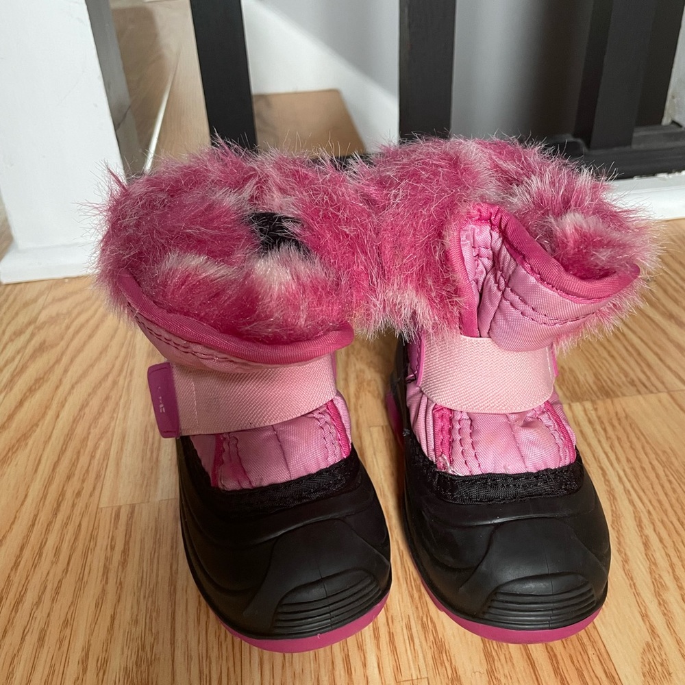 Kamik Kids Snow boots size 6 (Toddler)